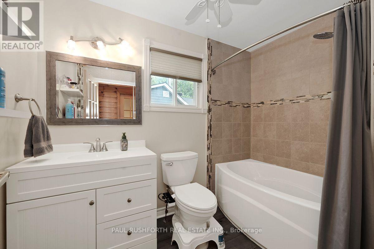4 Piece Bathroom - 172 Richards Lane, Beckwith, ON - Indoor Photo Showing Bathroom