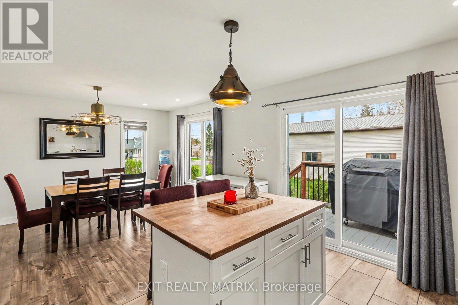 184 Lavergne Street, The Nation, ON - Indoor Photo Showing Dining Room