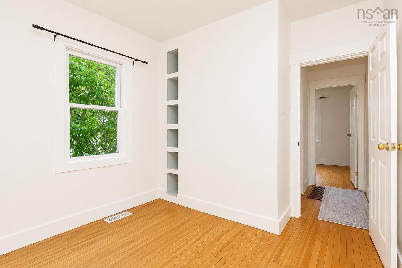 33 Richmond Street, Sydney, NS - Indoor Photo Showing Other Room
