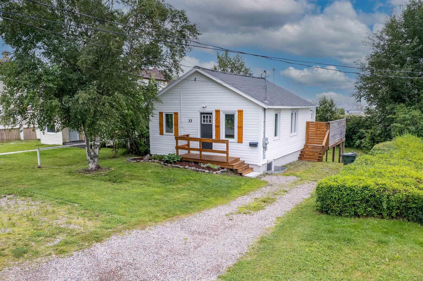 33 Richmond Street, Sydney, NS - Outdoor