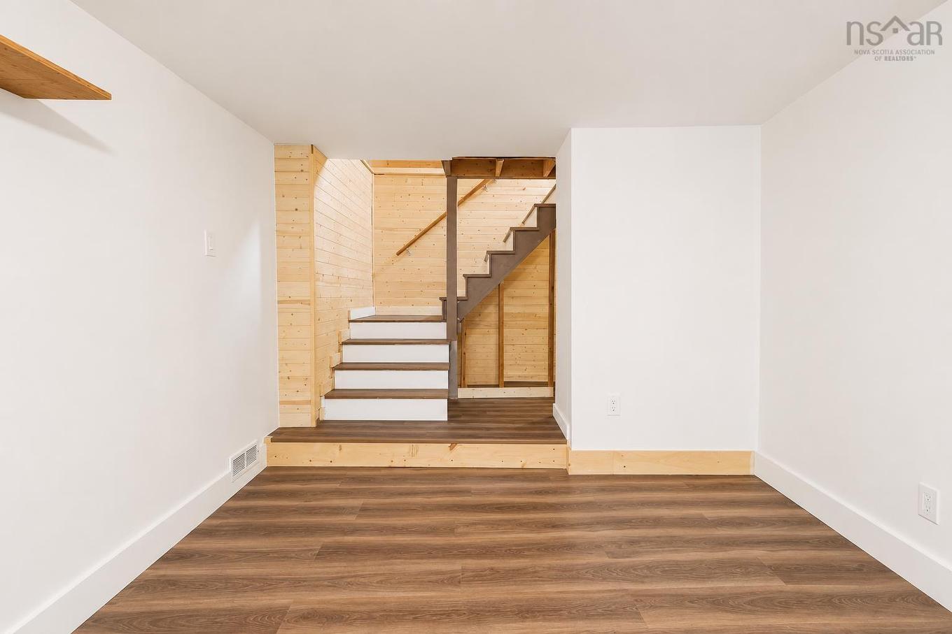 33 Richmond Street, Sydney, NS - Indoor Photo Showing Other Room