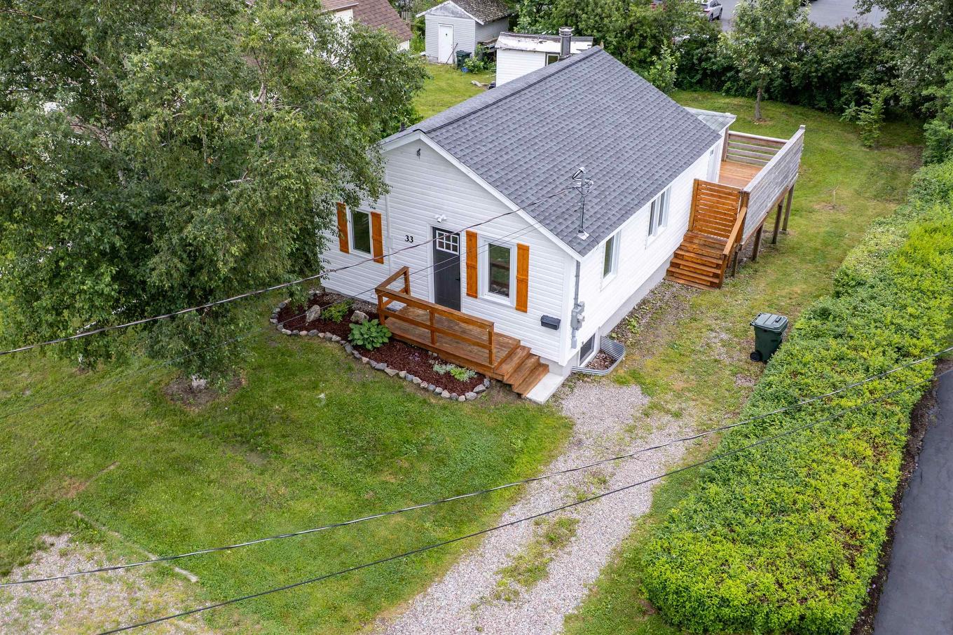 33 Richmond Street, Sydney, NS - Outdoor