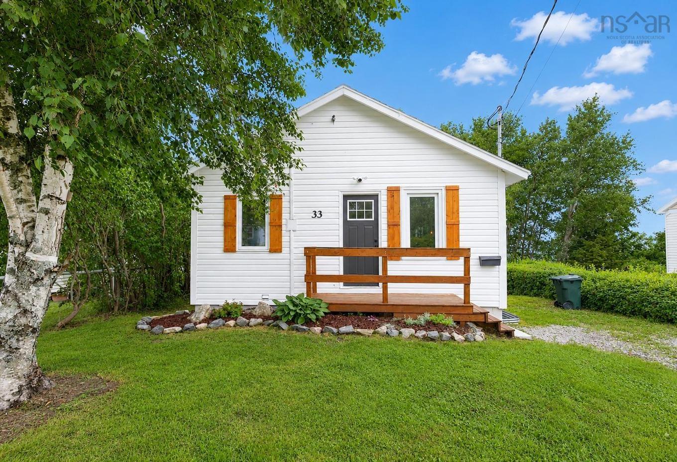 33 Richmond Street, Sydney, NS - Outdoor With Deck Patio Veranda