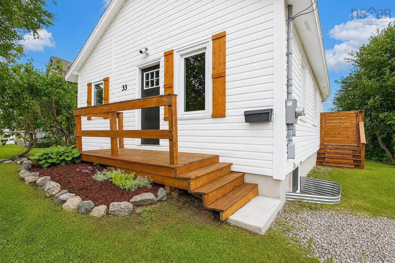 33 Richmond Street, Sydney, NS - Outdoor With Exterior