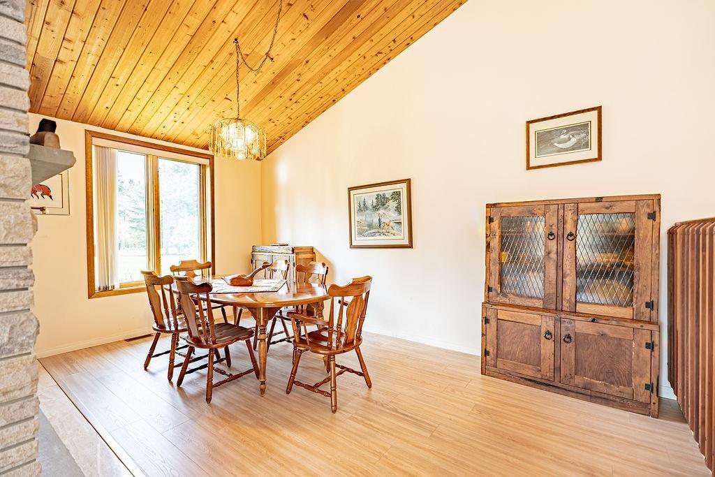 4600 Mapleward Rd., Thunder Bay, ON - Indoor Photo Showing Dining Room