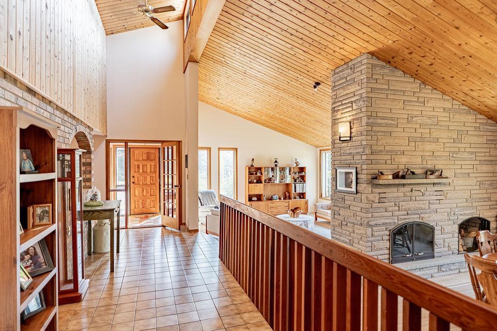 4600 Mapleward Rd., Thunder Bay, ON - Indoor Photo Showing Other Room With Fireplace
