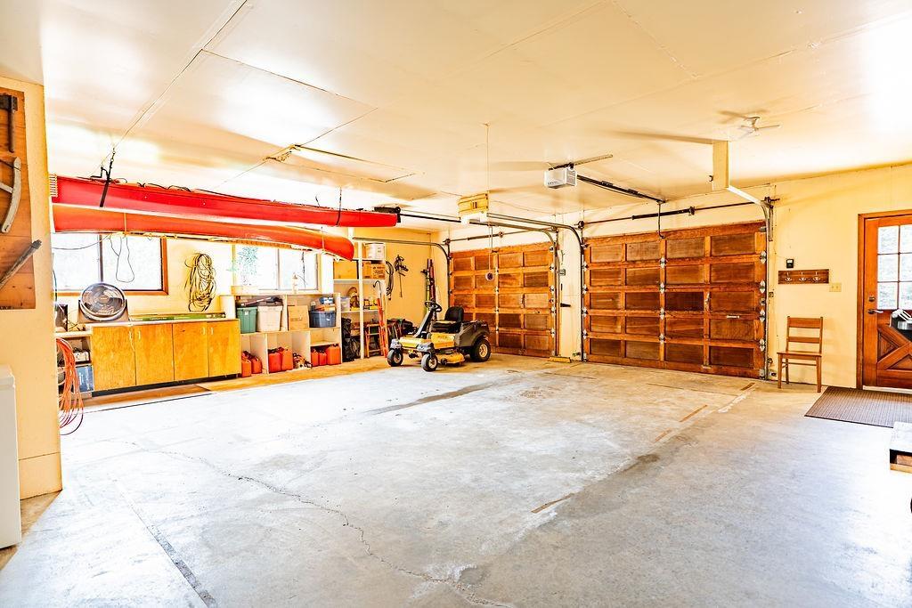 4600 Mapleward Rd., Thunder Bay, ON - Indoor Photo Showing Garage