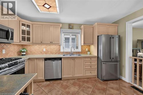25 Eric Burke Court, Hamilton, ON - Indoor Photo Showing Kitchen With Stainless Steel Kitchen With Double Sink