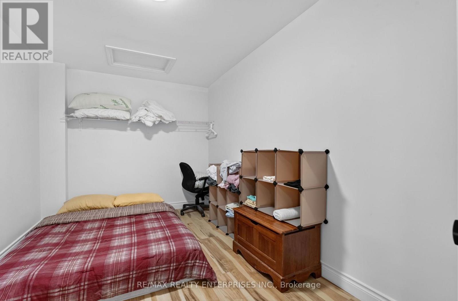 664 King Street, Port Colborne, ON - Indoor Photo Showing Bedroom