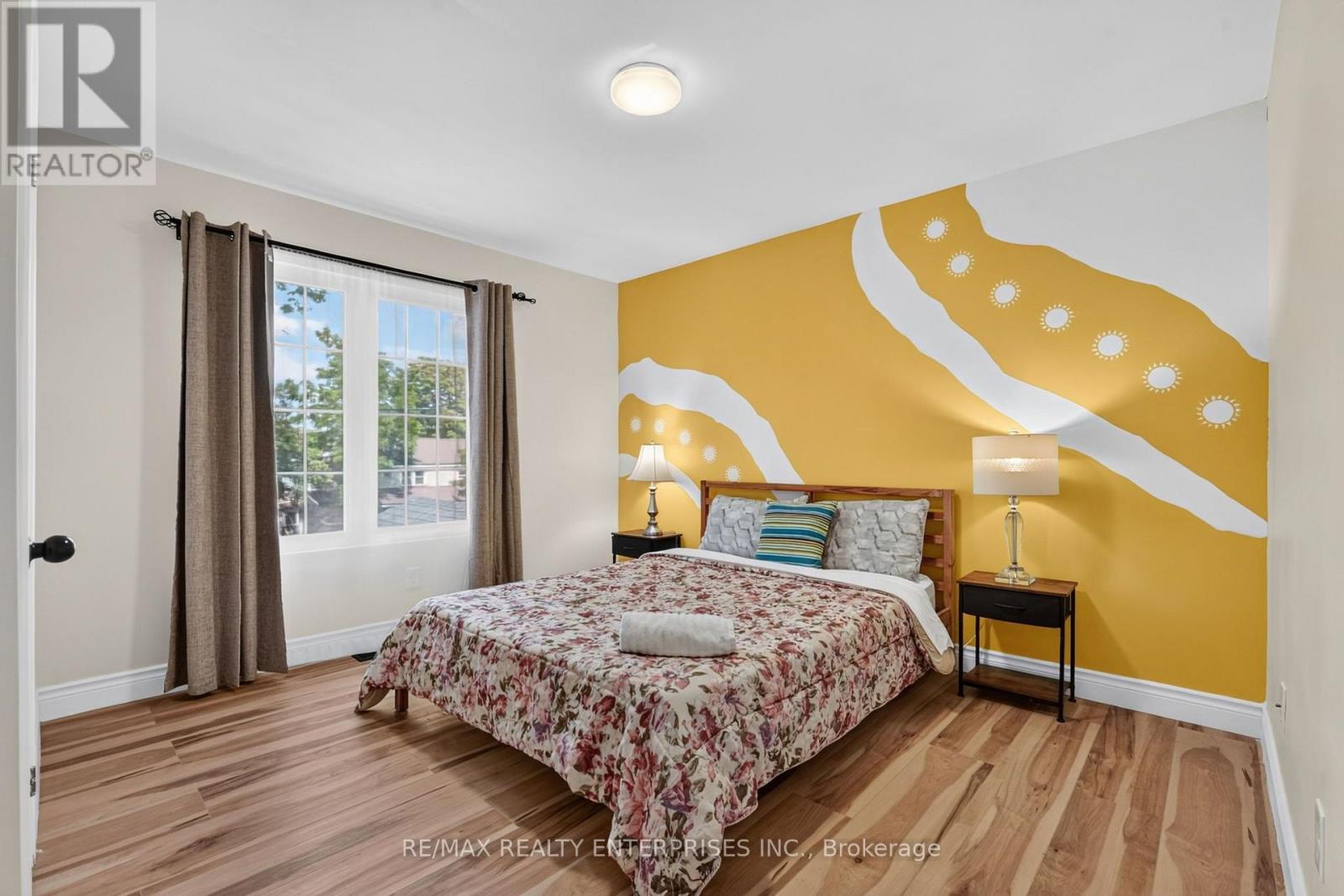 664 King Street, Port Colborne, ON - Indoor Photo Showing Bedroom