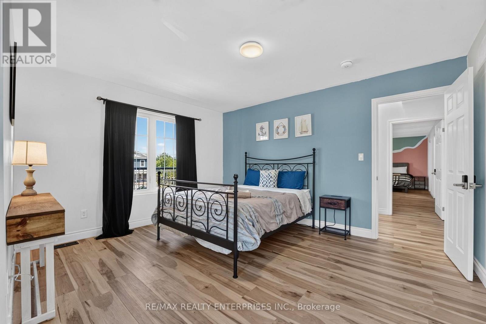 664 King Street, Port Colborne, ON - Indoor Photo Showing Bedroom
