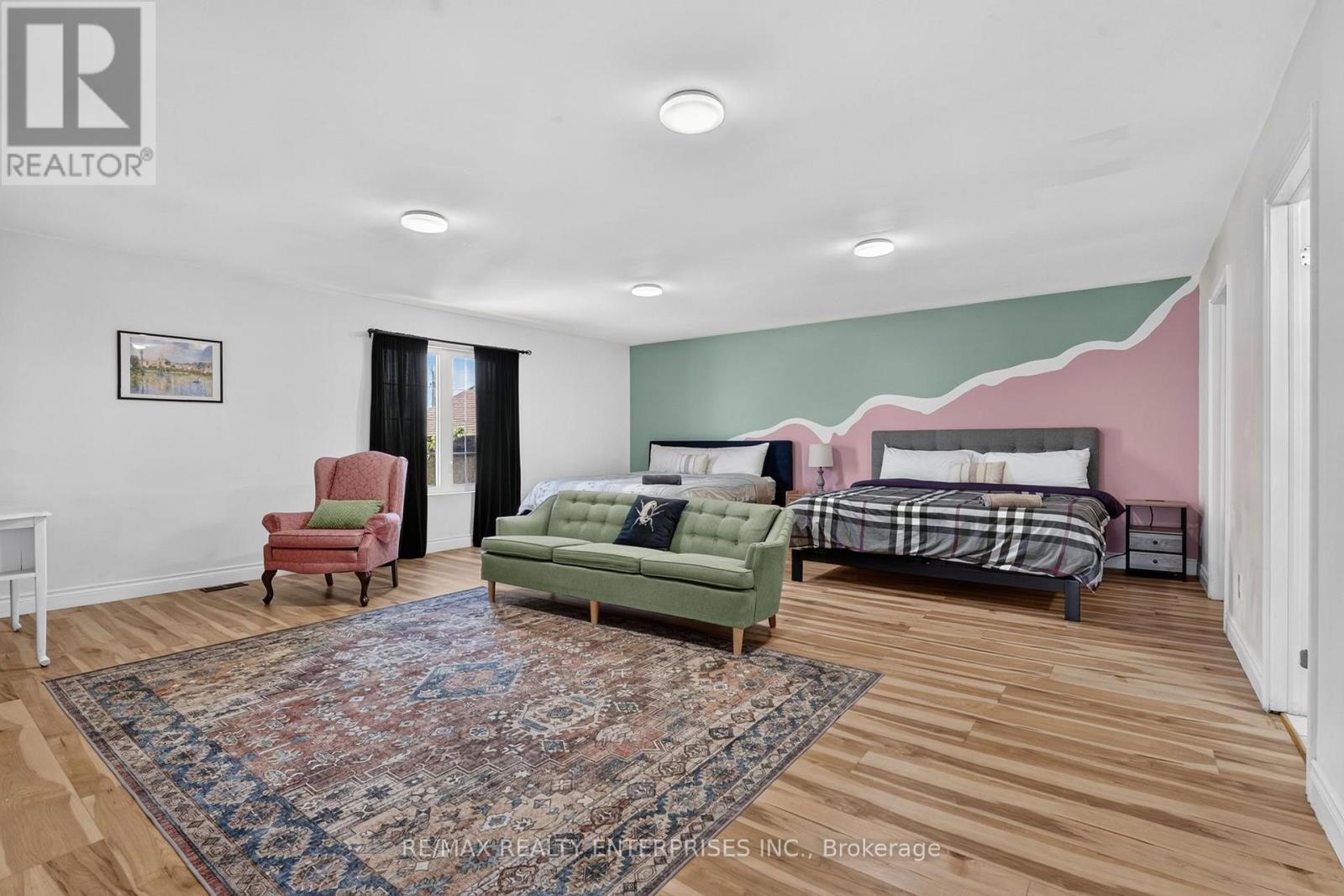 664 King Street, Port Colborne, ON - Indoor Photo Showing Bedroom