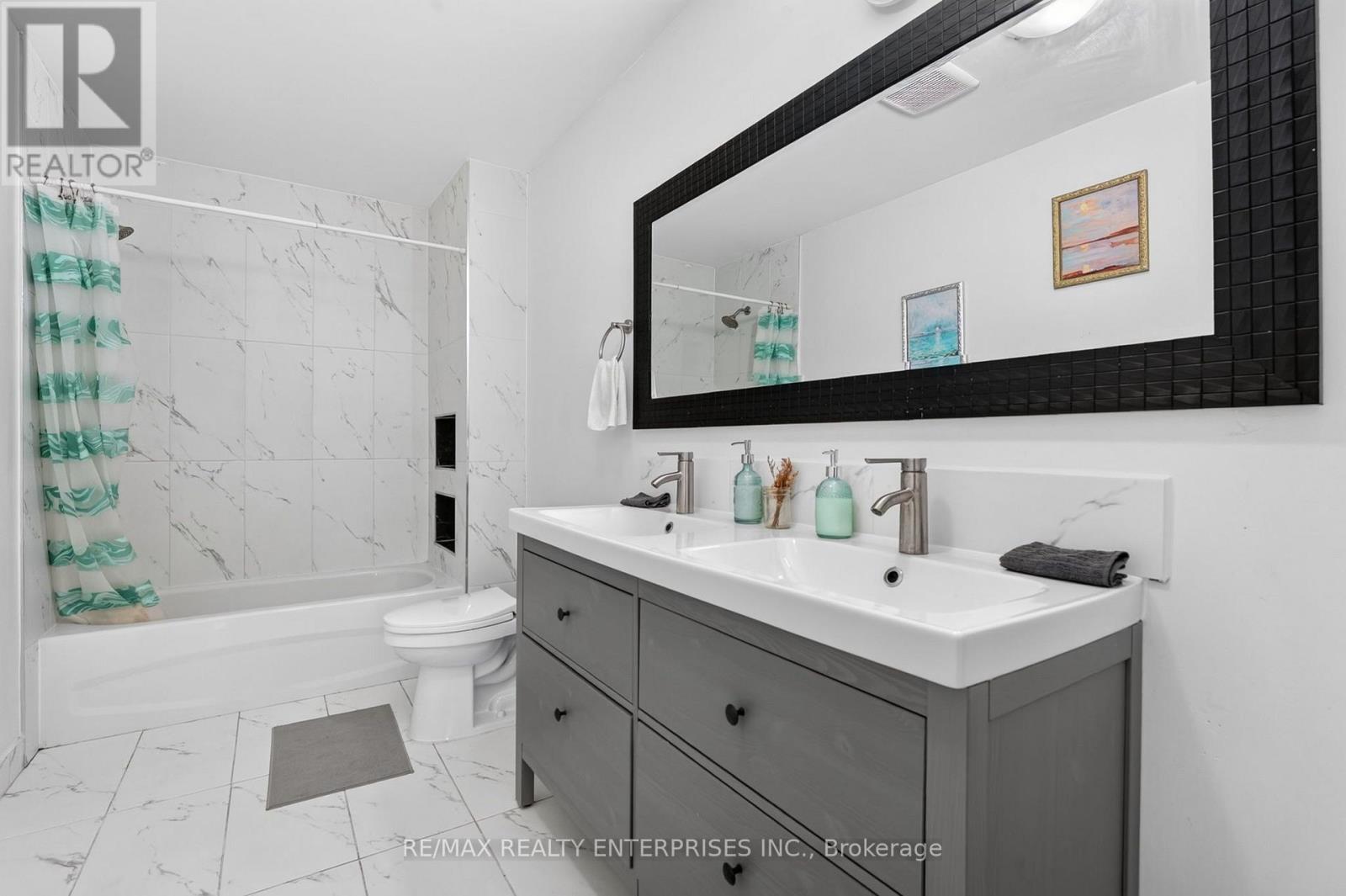 664 King Street, Port Colborne, ON - Indoor Photo Showing Bathroom