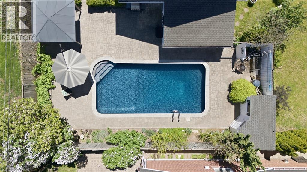 937 Park Avenue W, Burlington, ON - Outdoor With In Ground Pool