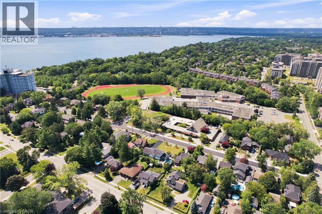 937 Park Avenue W, Burlington, ON - Outdoor With Body Of Water With View