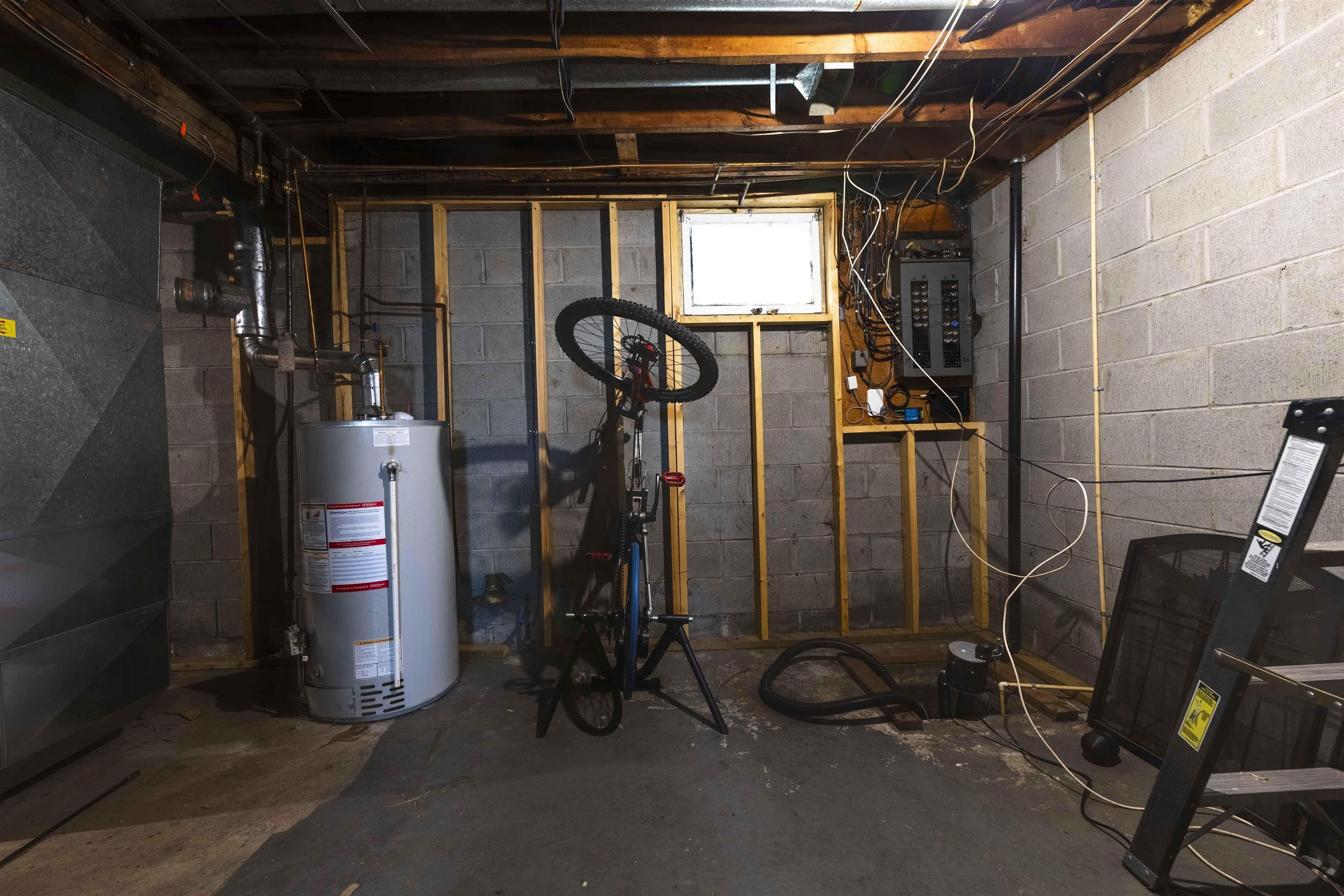 476 Brock Street E, Thunder Bay, ON - Indoor Photo Showing Basement