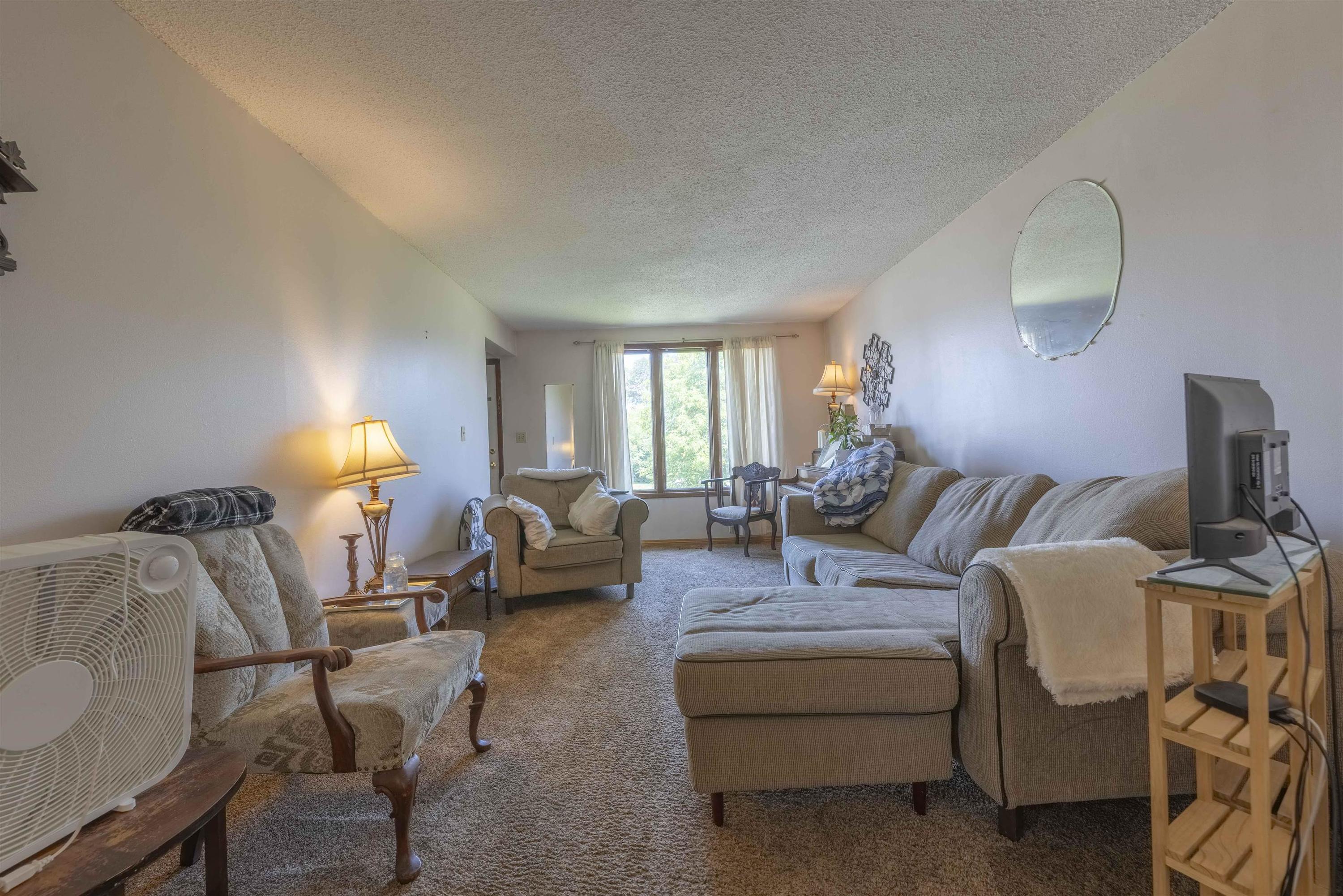 476 Brock Street E, Thunder Bay, ON - Indoor Photo Showing Living Room