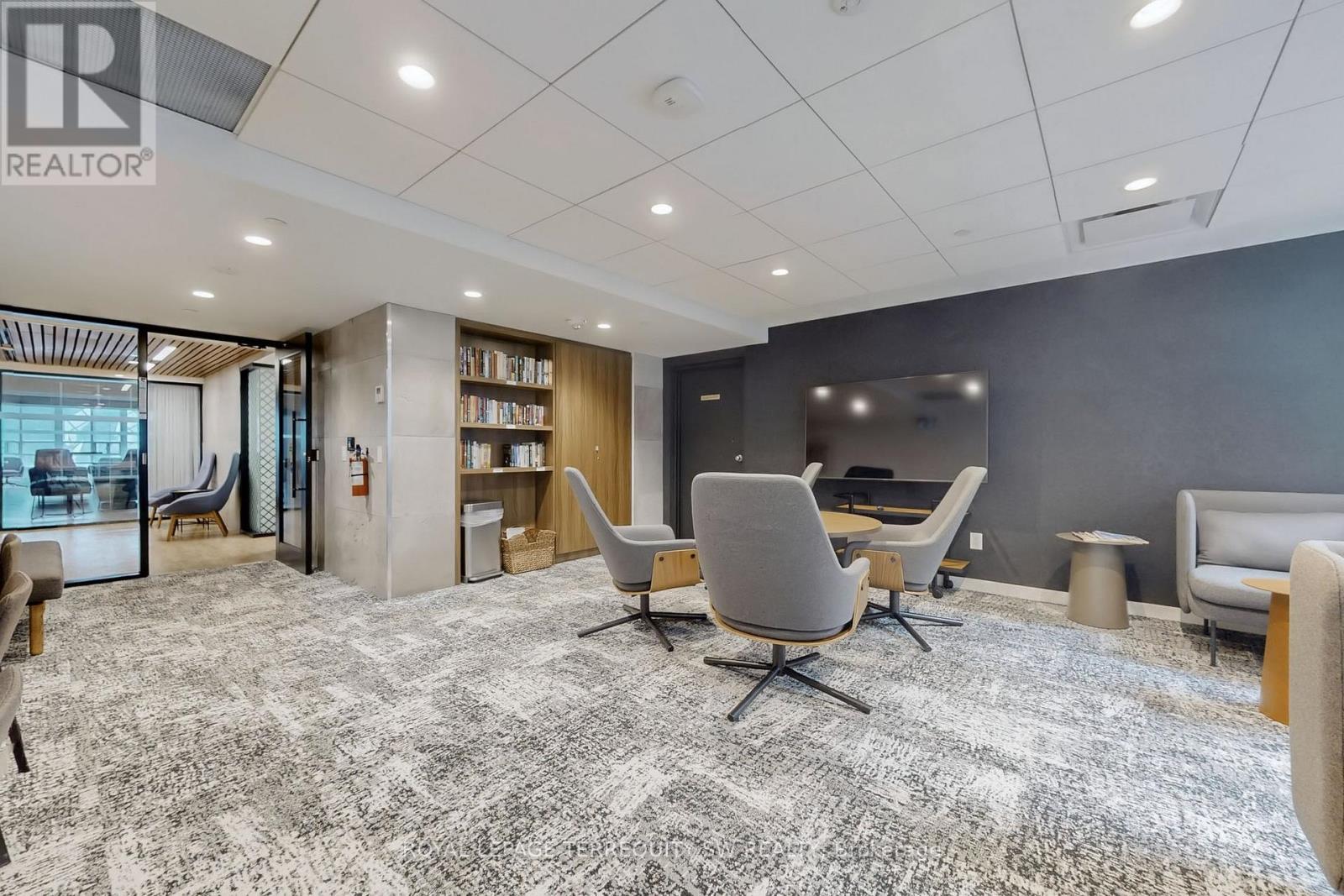 2001 - 71 Simcoe Street, Toronto, ON - Indoor