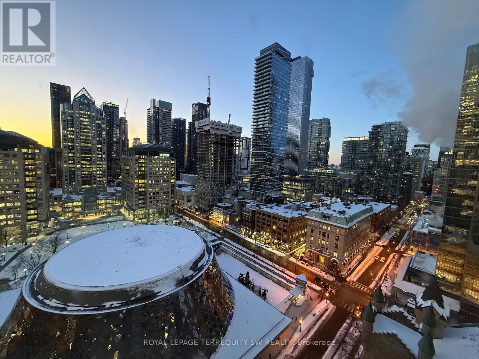 2001 - 71 Simcoe Street, Toronto, ON - Outdoor