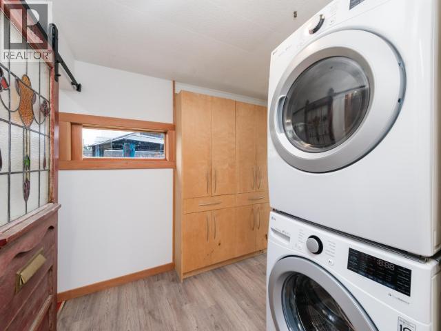 606 Ogilvie Street, Whitehorse, YT - Indoor Photo Showing Laundry Room
