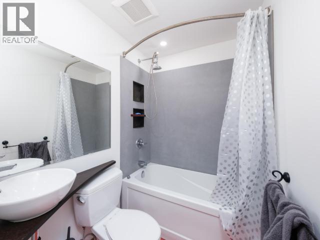 606 Ogilvie Street, Whitehorse, YT - Indoor Photo Showing Bathroom