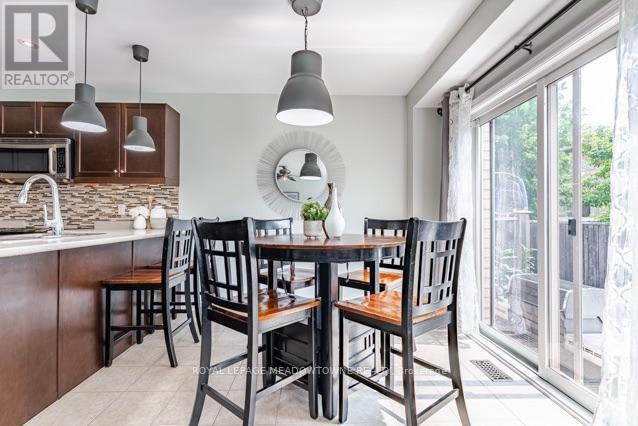 150 Mccready Drive, Milton, ON - Indoor Photo Showing Dining Room