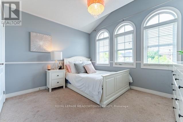 150 Mccready Drive, Milton, ON - Indoor Photo Showing Bedroom