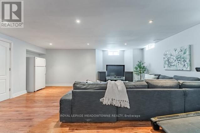 150 Mccready Drive, Milton, ON - Indoor