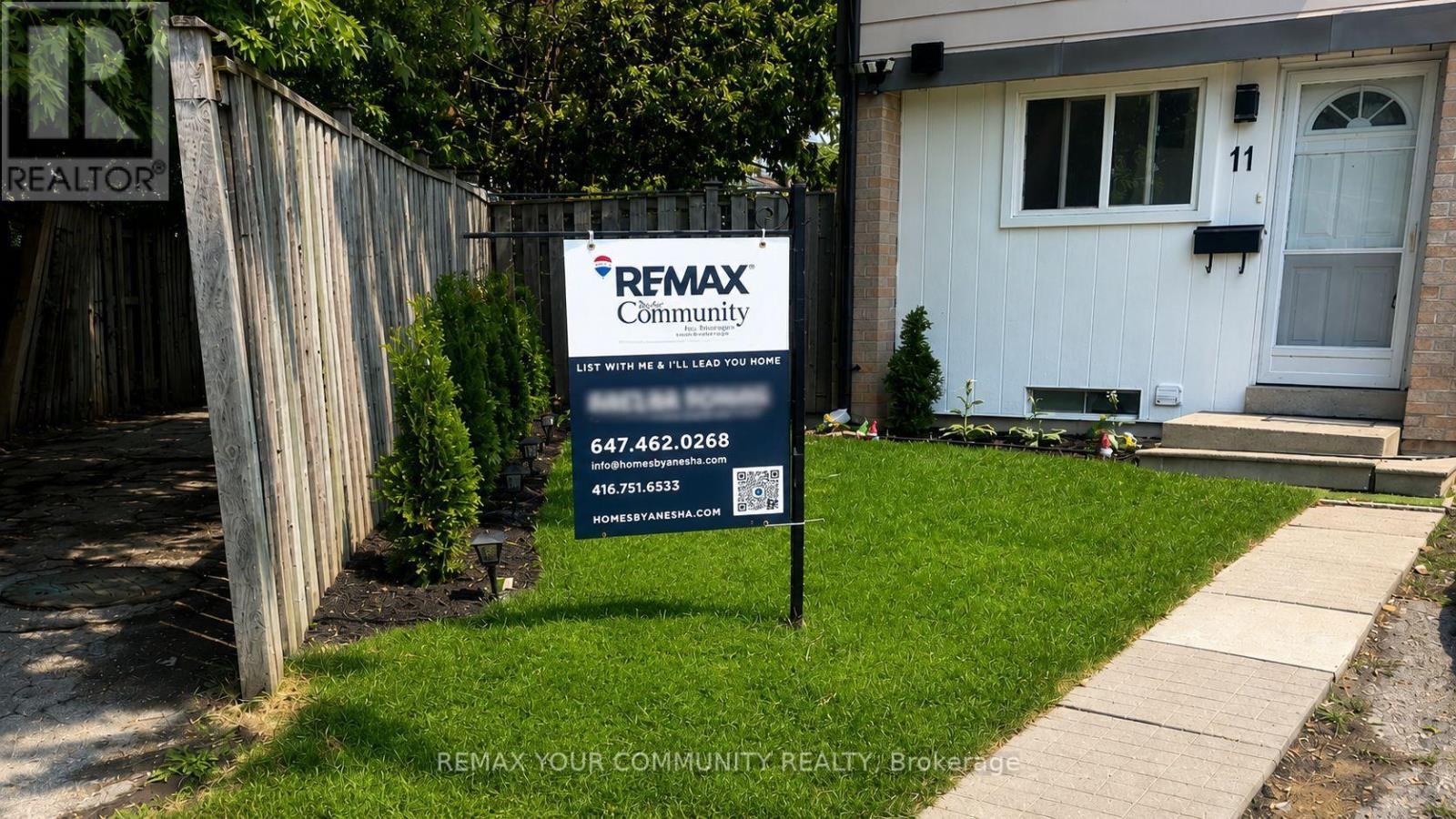 11 Grantbrook Court, Brampton, ON - Outdoor
