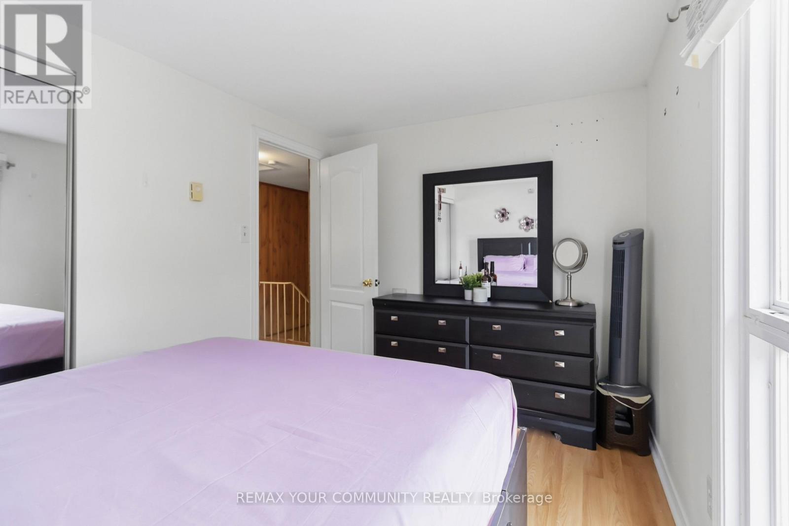11 Grantbrook Court, Brampton, ON - Indoor Photo Showing Bedroom