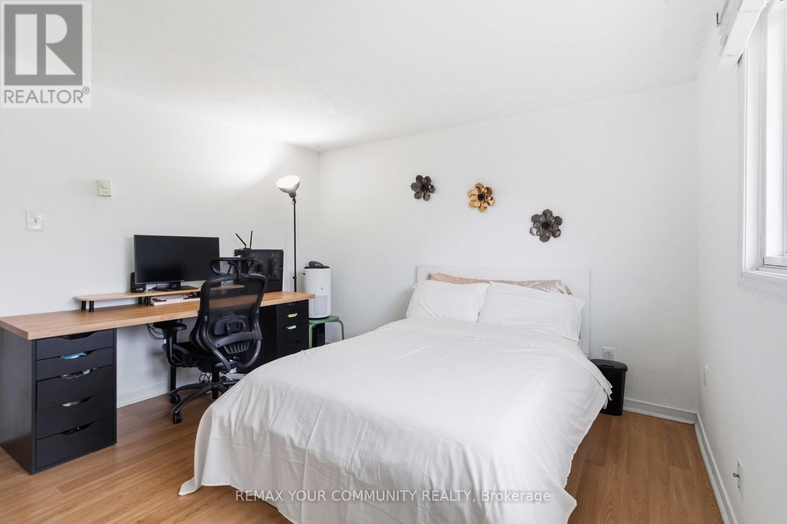 11 Grantbrook Court, Brampton, ON - Indoor Photo Showing Bedroom