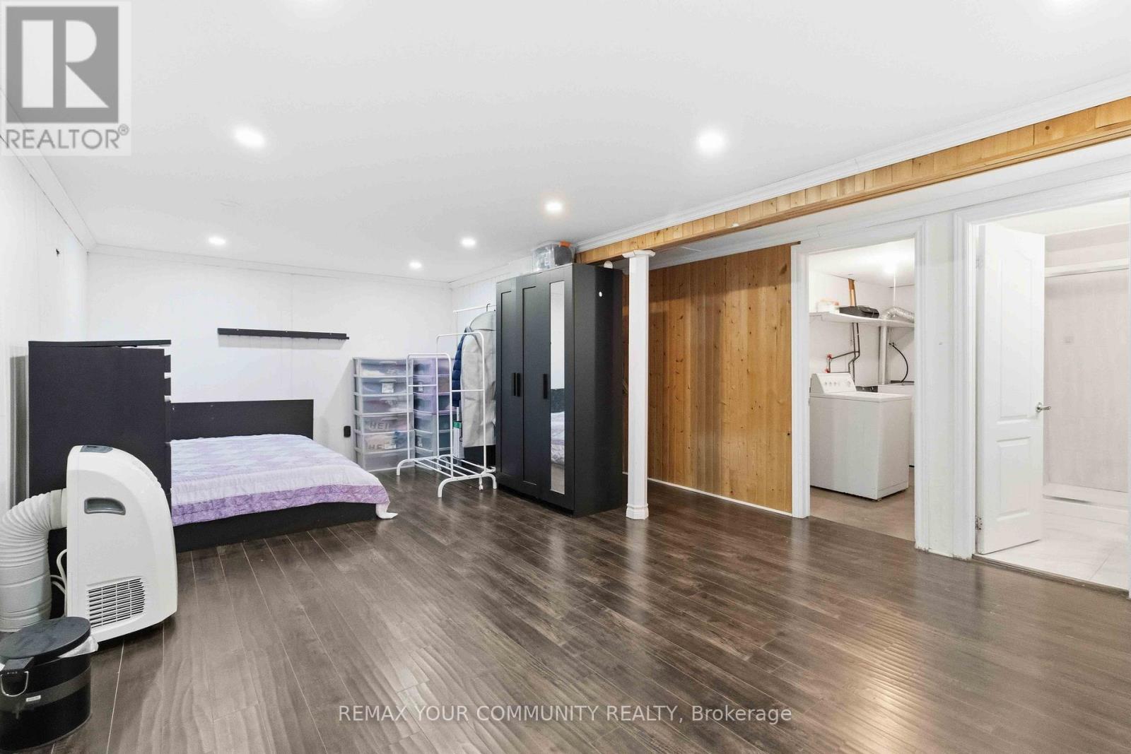 11 Grantbrook Court, Brampton, ON - Indoor Photo Showing Bedroom