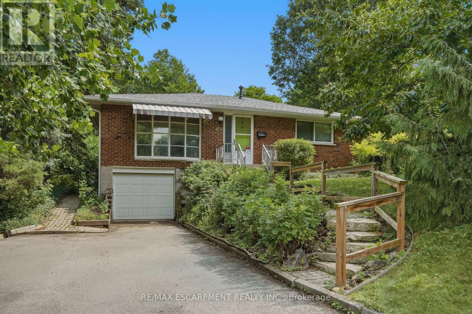 44 Mcdonald Court, Hamilton, ON - Outdoor