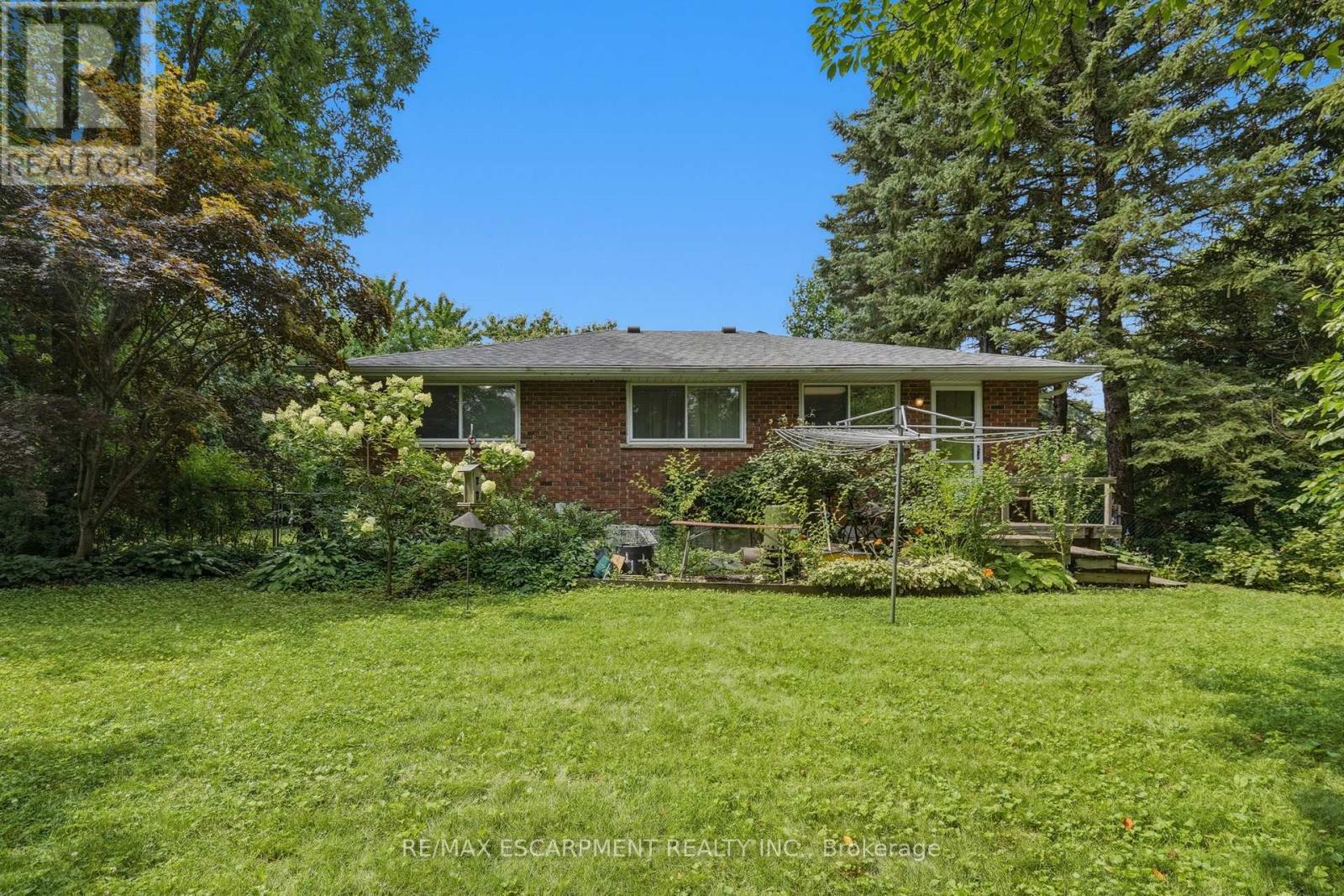 44 Mcdonald Court, Hamilton, ON - Outdoor