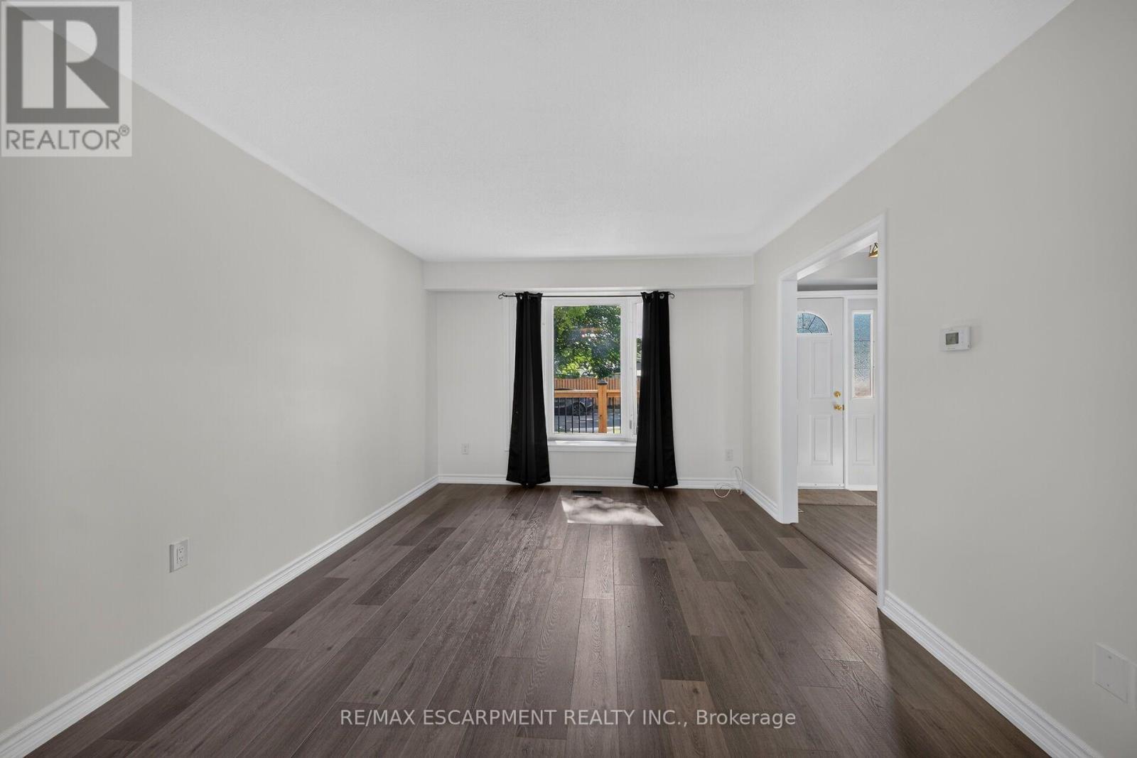 2 - 199 York Road, Hamilton, ON - Indoor Photo Showing Other Room