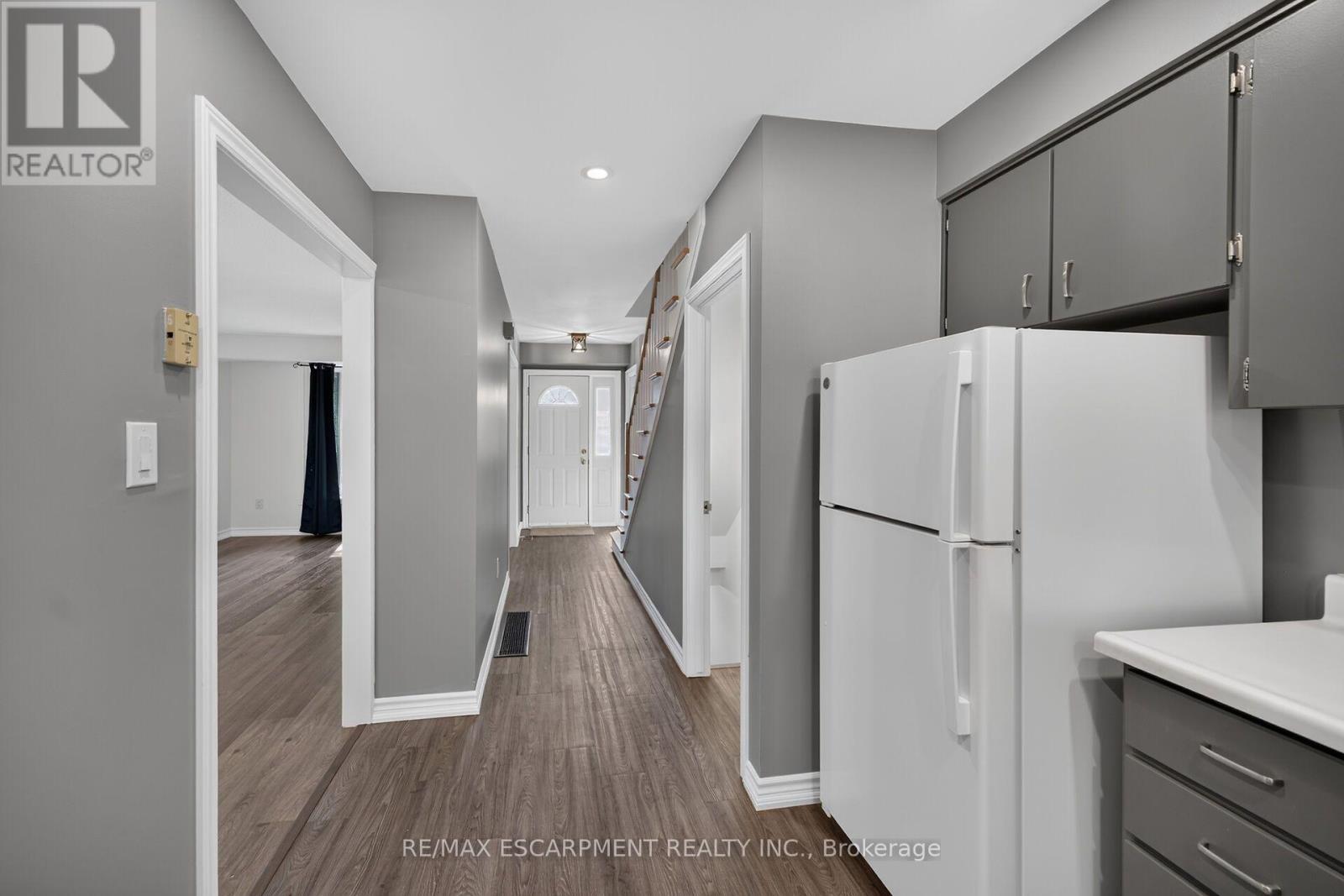 2 - 199 York Road, Hamilton, ON - Indoor Photo Showing Other Room