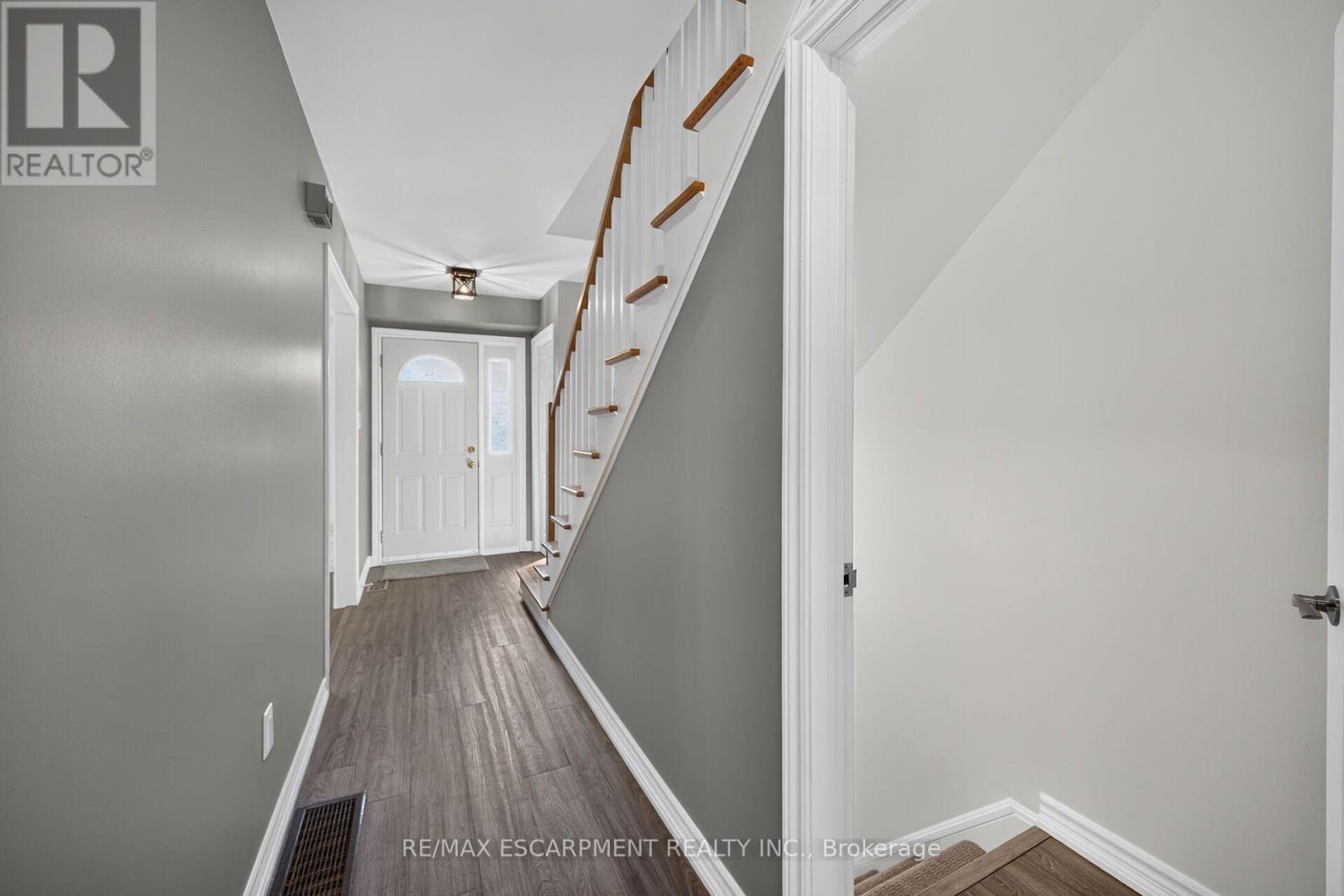 2 - 199 York Road, Hamilton, ON - Indoor Photo Showing Other Room