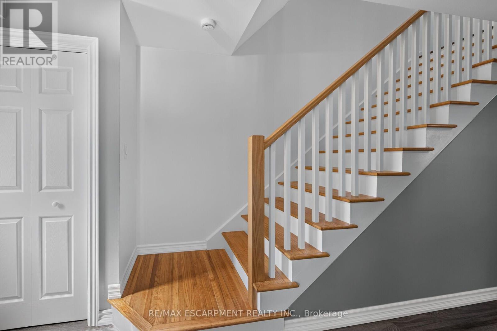 2 - 199 York Road, Hamilton, ON - Indoor Photo Showing Other Room