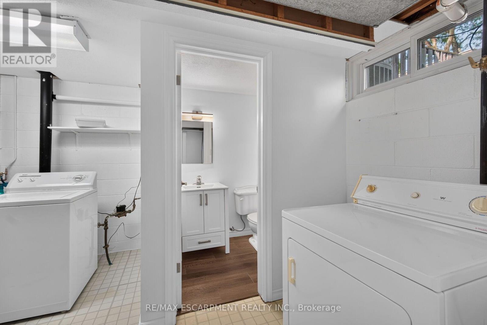 2 - 199 York Road, Hamilton, ON - Indoor Photo Showing Laundry Room