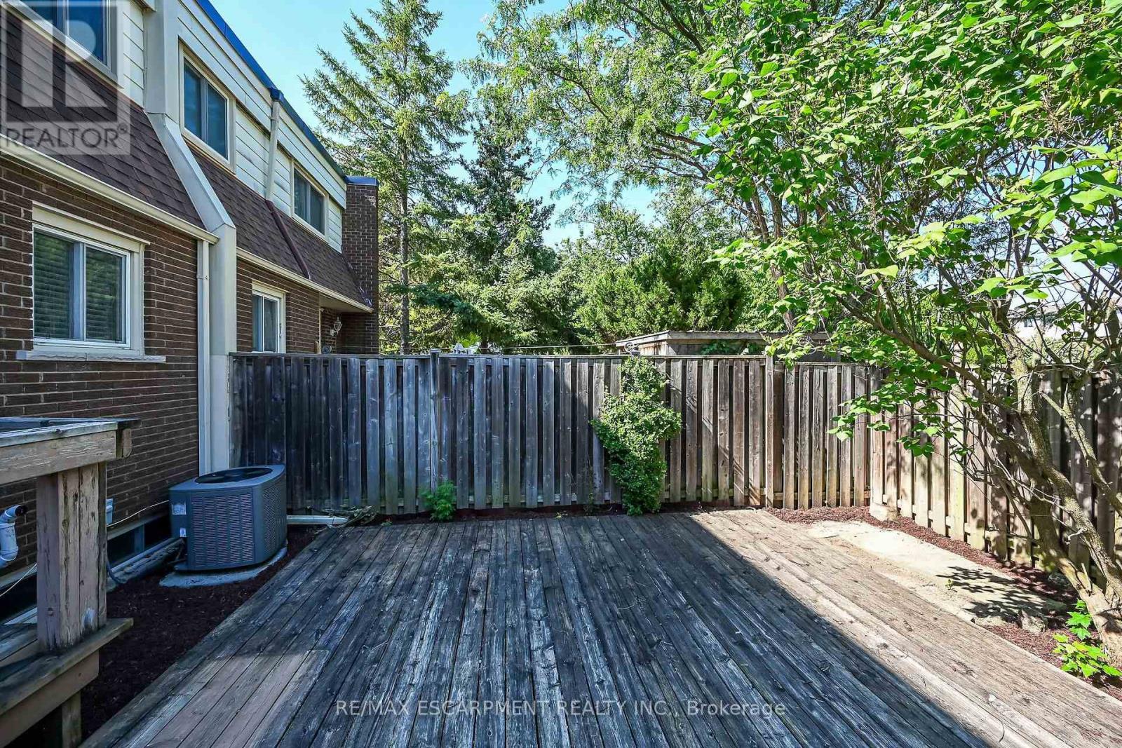 2 - 199 York Road, Hamilton, ON - Outdoor