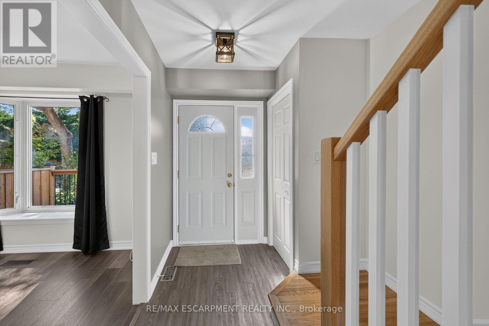 2 - 199 York Road, Hamilton, ON - Indoor Photo Showing Other Room