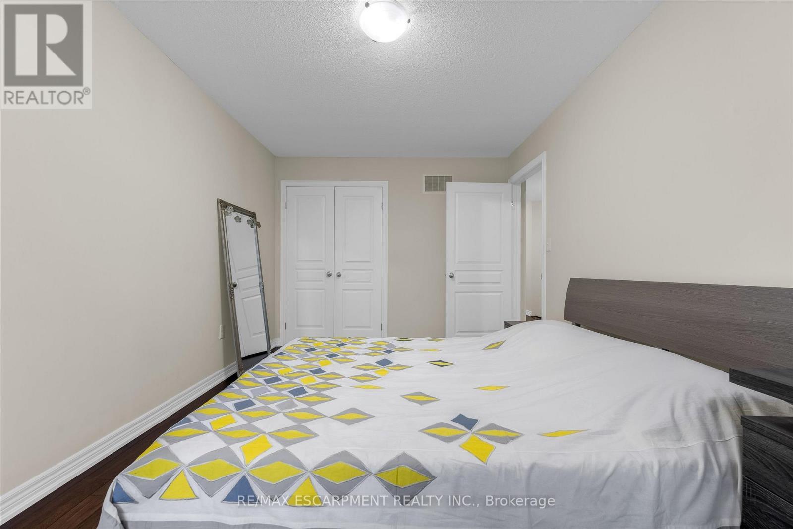 13 - 370 Stonehenge Drive, Hamilton, ON - Indoor Photo Showing Bedroom