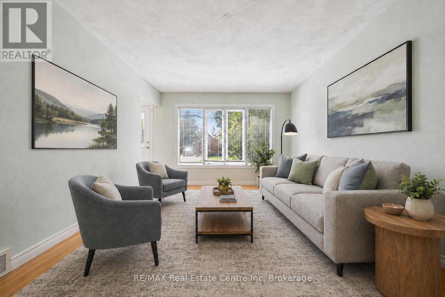 Photo has been virtually staged - 95 Mountford Drive, Guelph (Grange Road), ON - Indoor Photo Showing Living Room