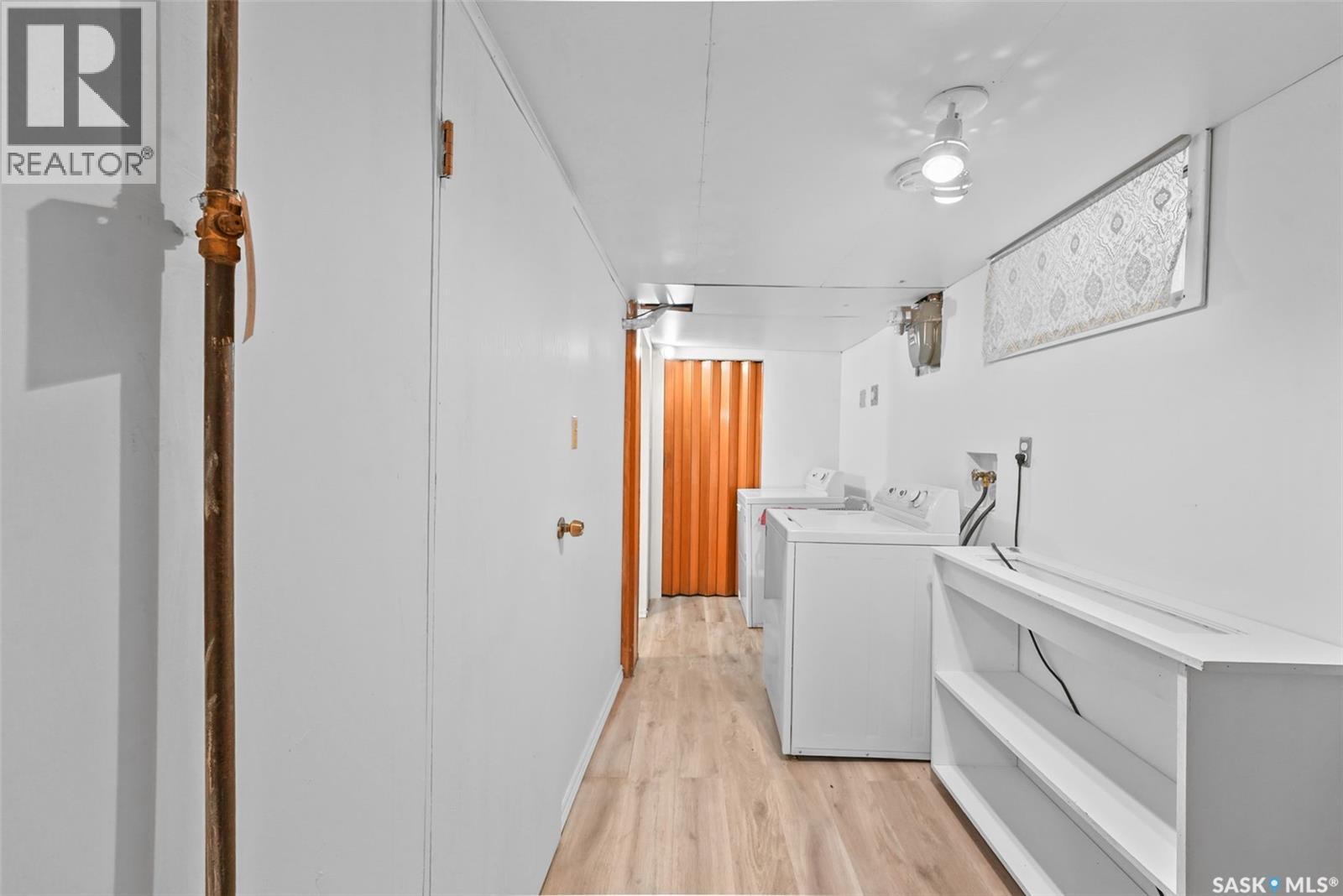 96 Marsh Crescent, Regina, SK - Indoor Photo Showing Laundry Room
