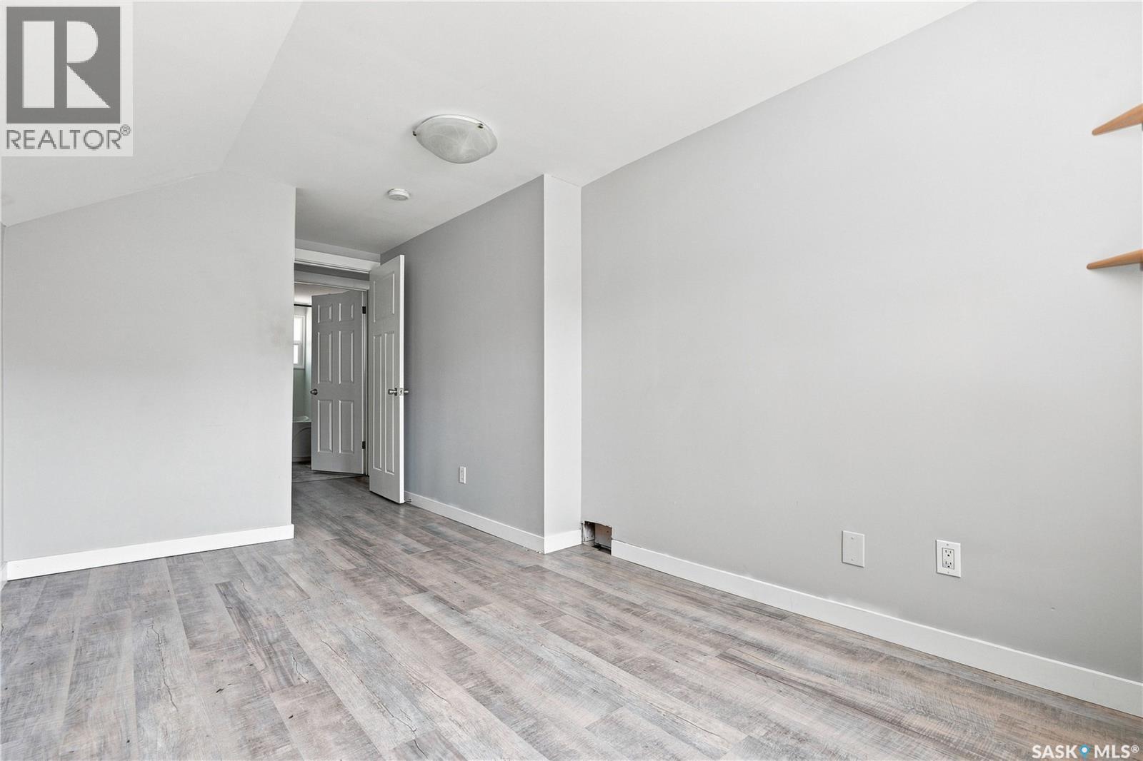 215 26Th Street W, Saskatoon, SK - Indoor Photo Showing Other Room