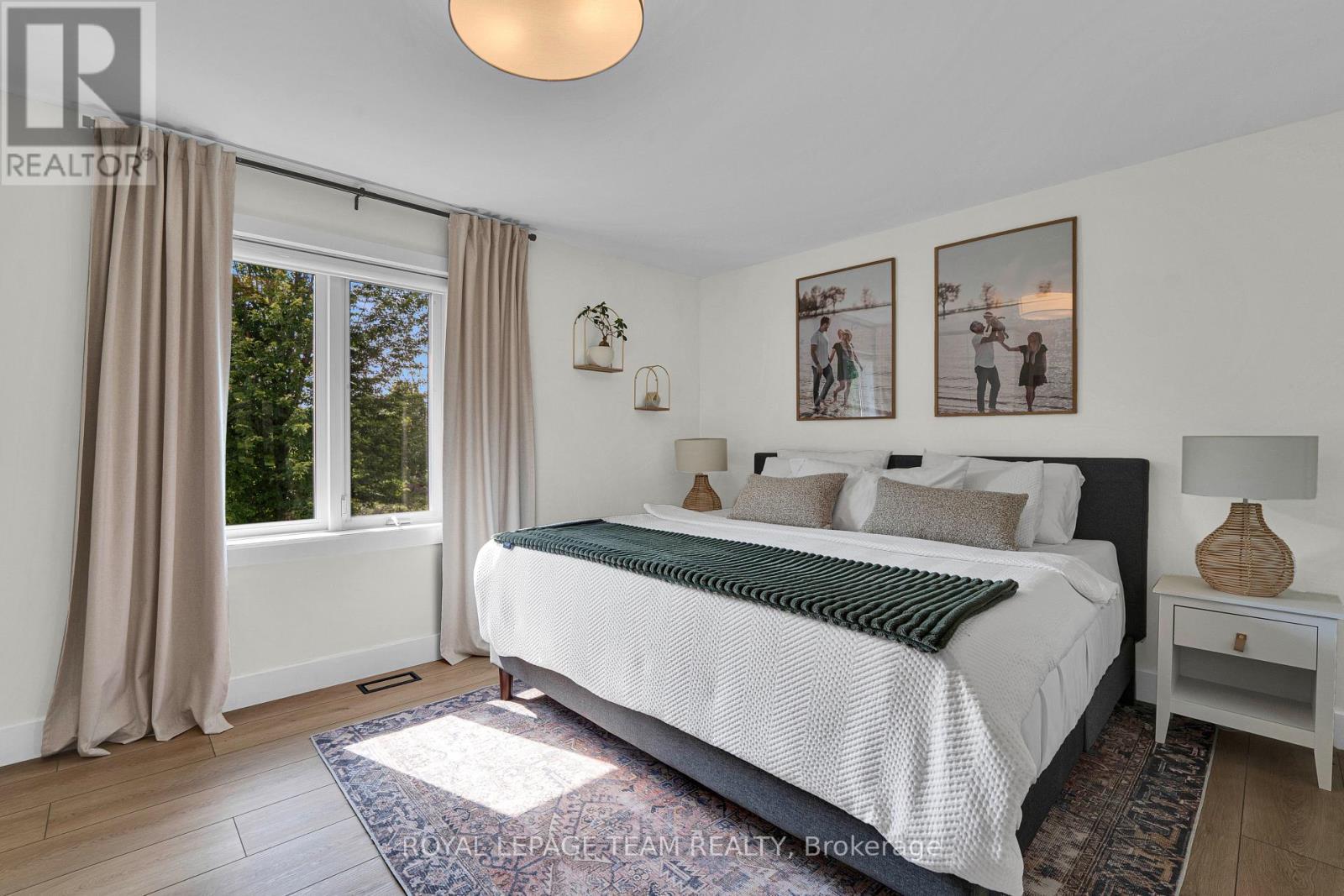 2584 Stagecoach Road, Ottawa, ON - Indoor Photo Showing Bedroom
