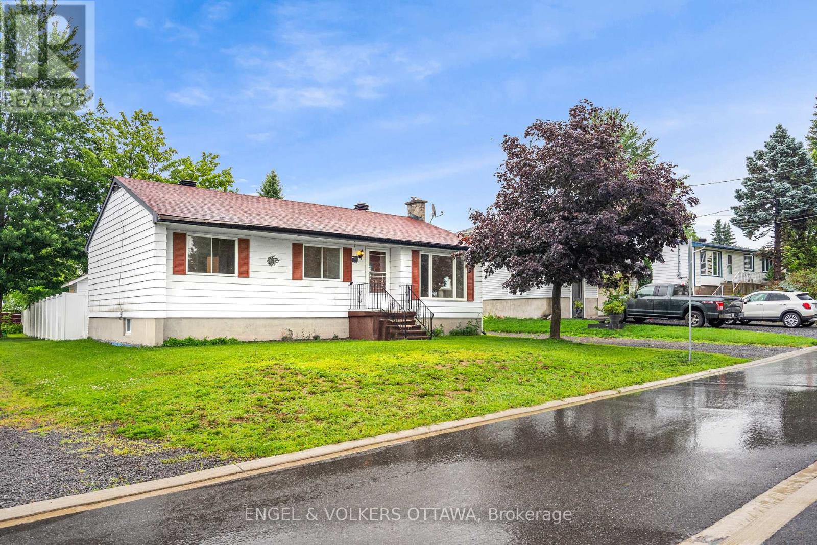 871 Notre Dame Street, Clarence-Rockland, ON - Outdoor