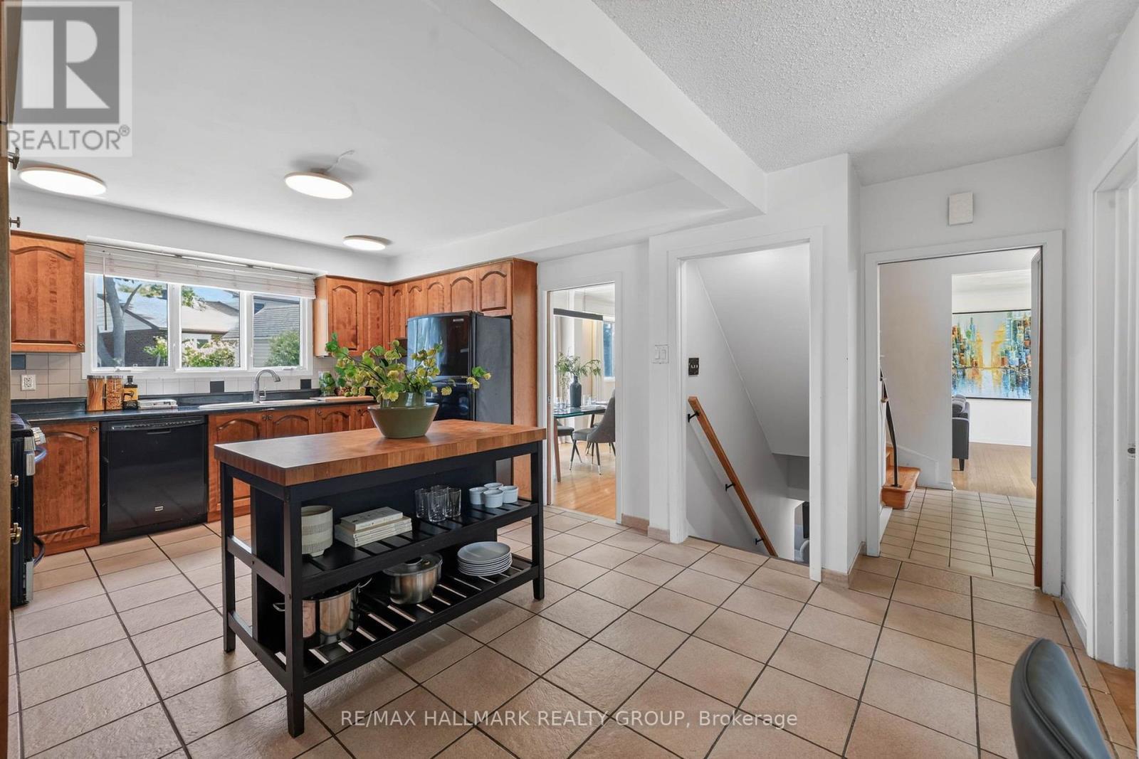 1038 Arnot Road, Ottawa, ON - Indoor
