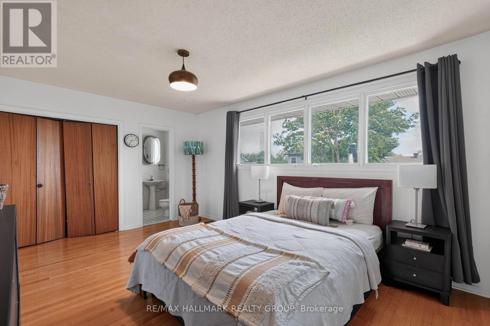 1038 Arnot Road, Ottawa, ON - Indoor Photo Showing Bedroom