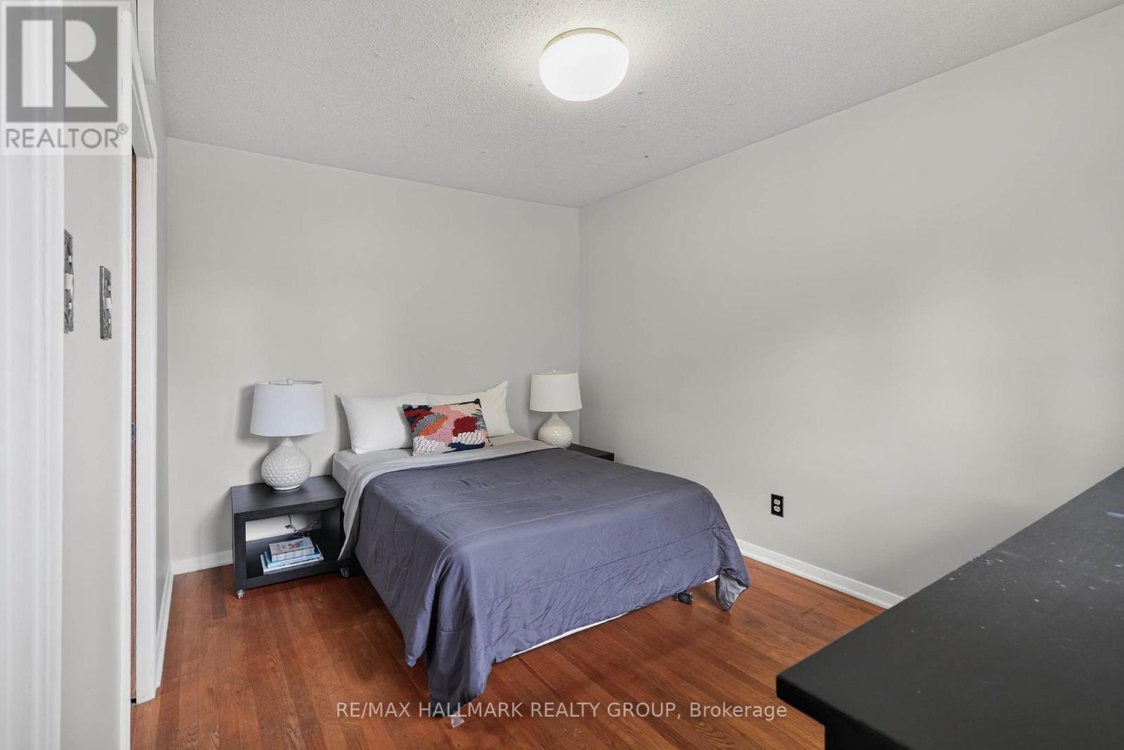 1038 Arnot Road, Ottawa, ON - Indoor Photo Showing Bedroom